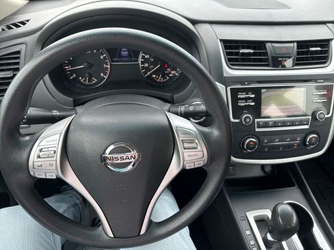 Used 2016 Nissan Altima 2.5 S w/ Power Driver Seat Package FWD image 16
