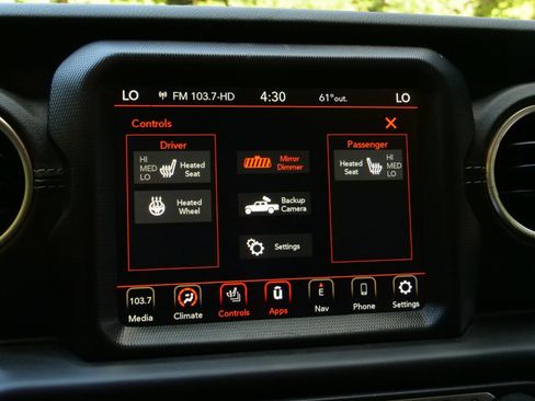 Used 2020 Jeep Gladiator Overland image 13