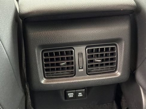 Used 2025 Toyota Camry SE image 19