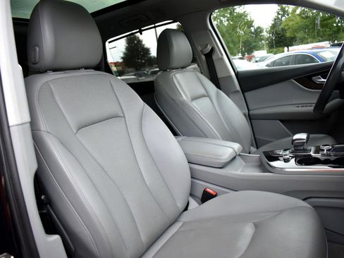 Used 2018 Audi Q7 3.0T Prestige w/ Prestige Package image 34