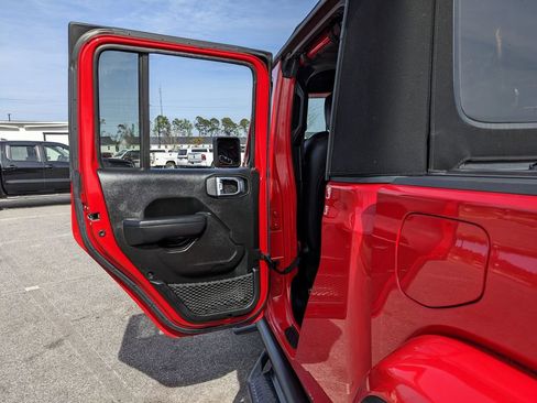 Used 2022 Jeep Gladiator Sport image 49