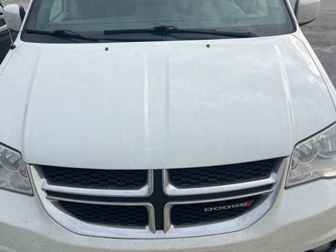 Used 2019 Dodge Grand Caravan SXT image 12