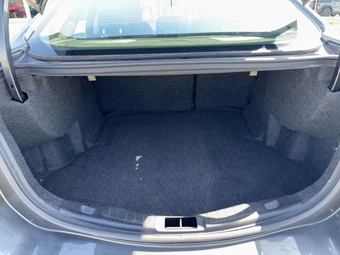 Used 2017 Ford Fusion SE w/ Fusion SE Technology Package FWD image 11