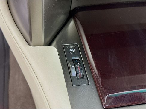 Used 2016 Lexus GX 460 w/ Premium Package image 37