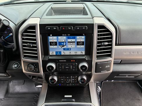 Used 2018 Ford F250 Platinum w/ Platinum Ultimate Package AWD/4WD image 28