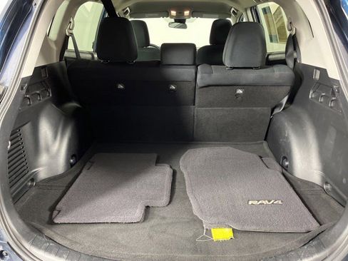 Used 2017 Toyota RAV4 LE FWD image 42