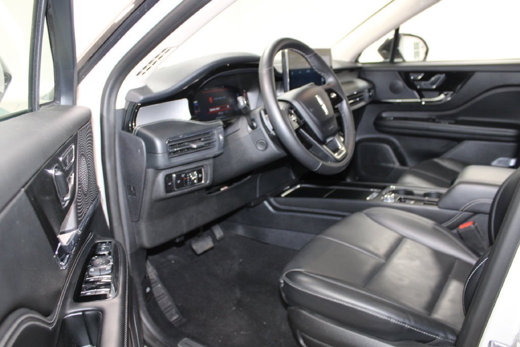 Used 2023 Lincoln Corsair AWD w/ Equipment Group 101A image 14