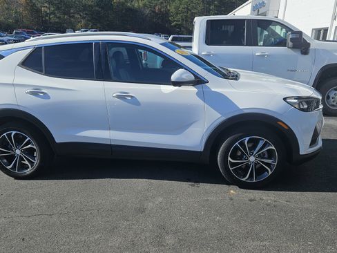 Used 2022 Buick Encore GX Essence w/ Advanced Technology Package image 1