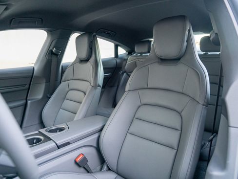 Certified 2026 Porsche Taycan AWD/4WD image 5