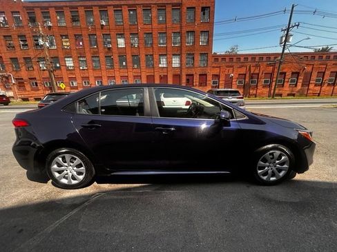 Used 2025 Toyota Corolla LE FWD image 7