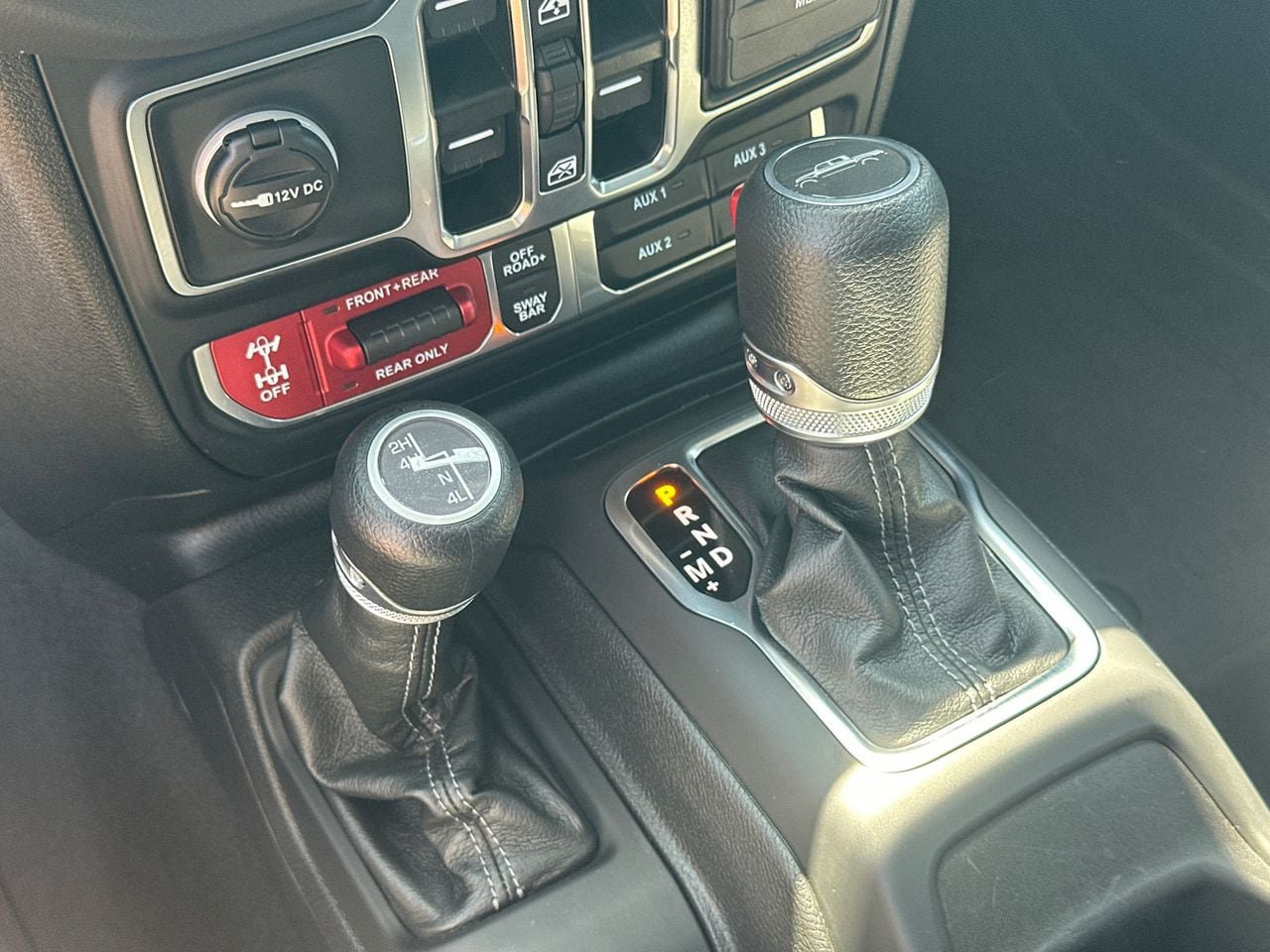 Used 2025 Jeep Gladiator Rubicon AWD/4WD image 30