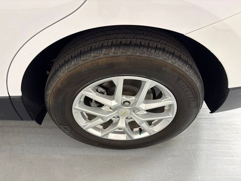 Used 2024 Chevrolet Equinox LT FWD image 11