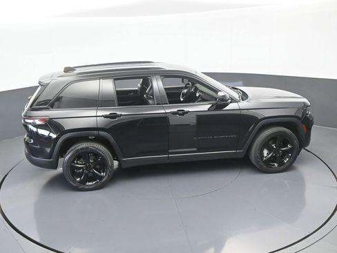 Used 2023 Jeep Grand Cherokee Limited w/ Black Appearance Package image 55