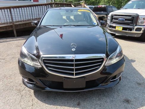Used 2014 Mercedes-Benz E 350 4MATIC Sedan image 3