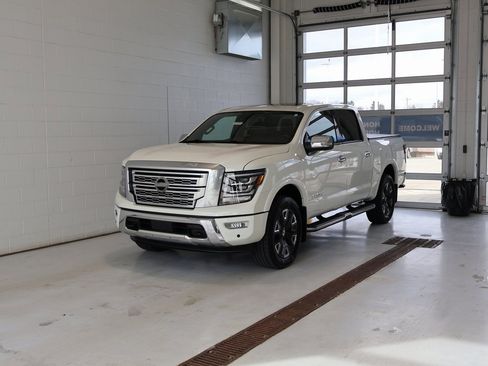 Used 2021 Nissan Titan Platinum Reserve w/ Moonroof Package image 6