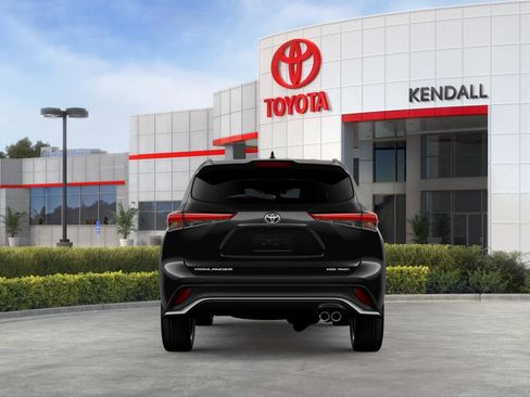 New 2026 Toyota Highlander XSE image 8