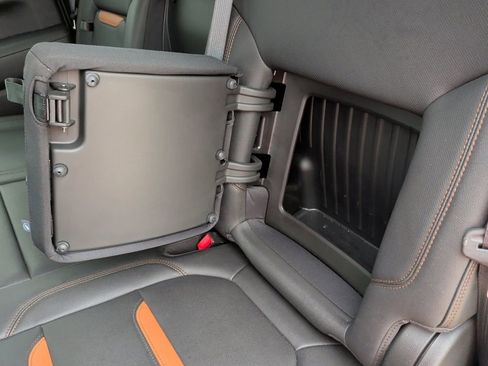 Used 2021 GMC Sierra 1500 AT4 w/ Technology Package image 41