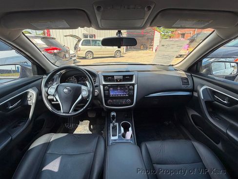 Used 2018 Nissan Altima 2.5 SR w/ SR Midnight Edition FWD image 13