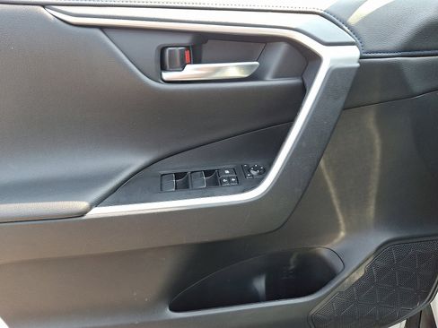 Certified 2020 Toyota RAV4 XSE w/ Carpet Mat Package image 13