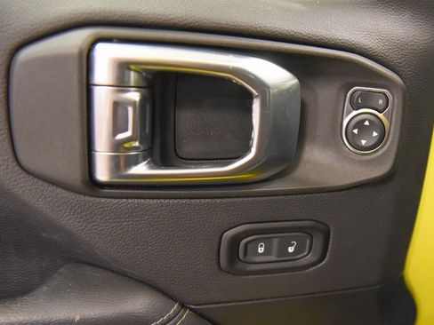 Used 2022 Jeep Wrangler Unlimited Sahara w/ Safety Group image 17