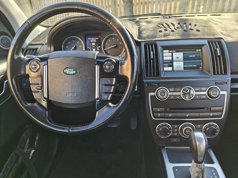 Used 2014 Land Rover LR2 HSE image 24