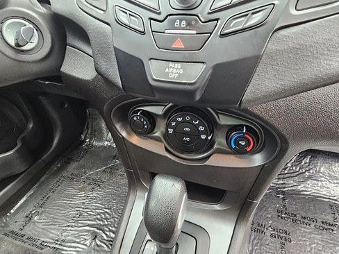 Used 2015 Ford Fiesta S image 29