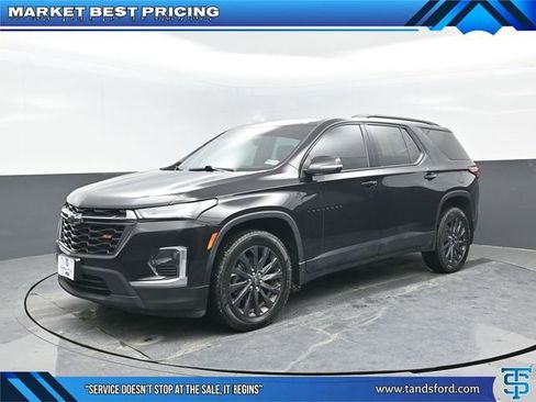 Used 2022 Chevrolet Traverse RS image 1