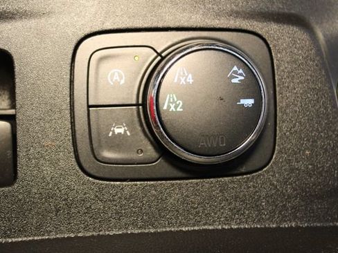 Used 2023 Chevrolet Traverse LT AWD/4WD image 27