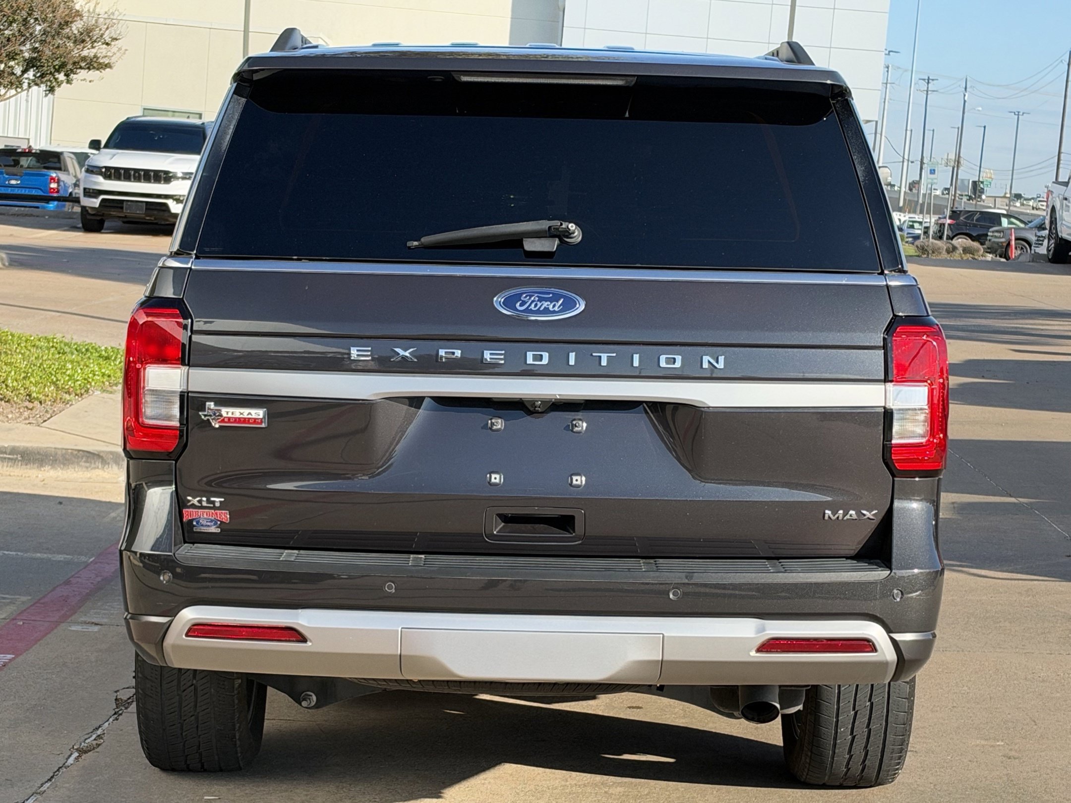 Used 2023 Ford Expedition Max XLT RWD image 9