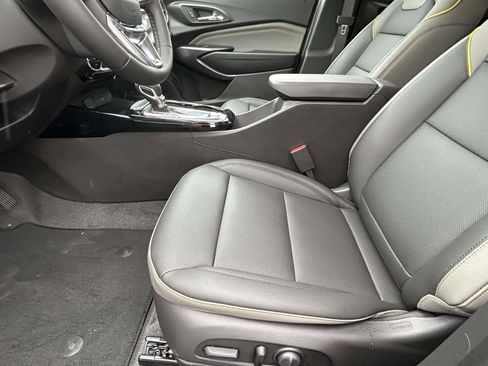 New 2026 Chevrolet Trax ACTIV w/ Sunroof Package image 17