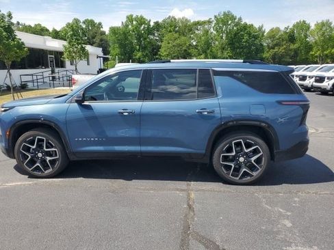 Used 2025 Chevrolet Traverse High Country FWD image 11