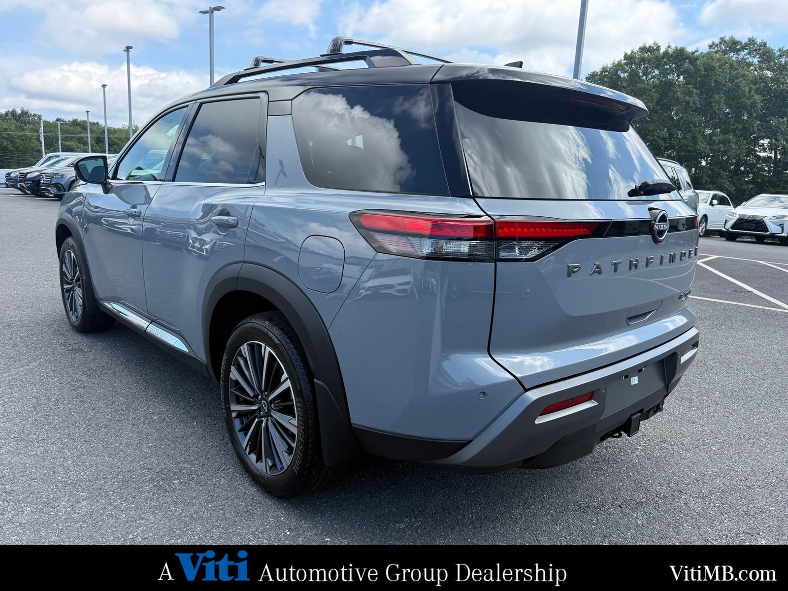 Used 2026 Nissan Pathfinder Platinum AWD/4WD image 6