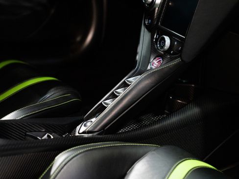 Used 2022 McLaren 765LT RWD image 20