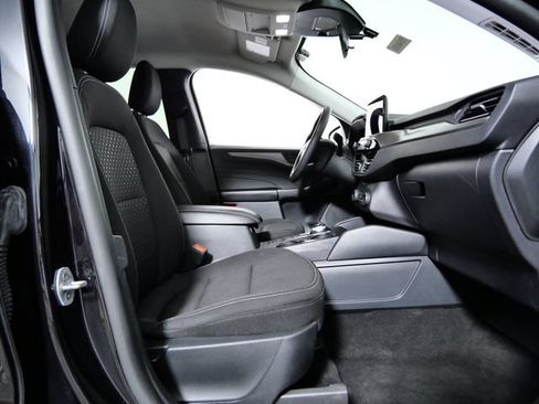 Certified 2025 Ford Escape Active AWD/4WD image 9