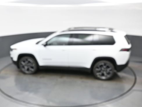 New 2026 Jeep Cherokee Overland image 19
