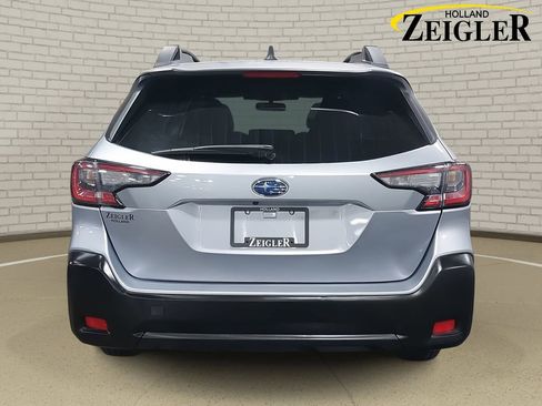 Used 2025 Subaru Outback Premium image 6