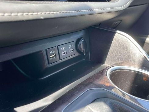 Used 2024 Toyota Highlander Platinum AWD/4WD image 29