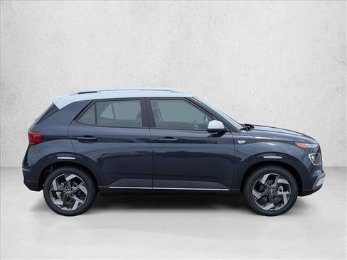 New 2026 Hyundai Venue SEL FWD image 4