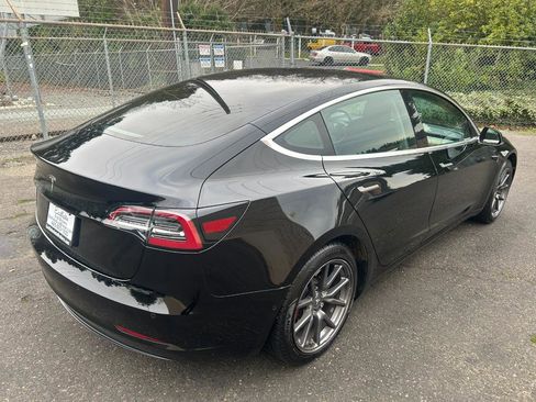 Used 2019 Tesla Model 3 Mid Range RWD image 5