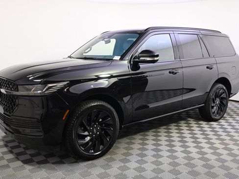 New 2025 Lincoln Navigator Reserve w/ Jet Appearance Package image 2