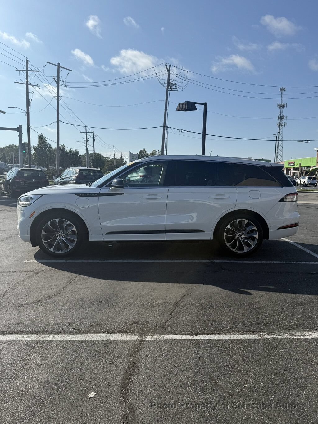 Used 2022 Lincoln Aviator Grand Touring w/ Equipment Group 301A AWD/4WD image 5
