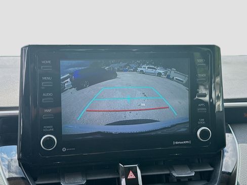 Used 2022 Toyota Corolla LE FWD image 12