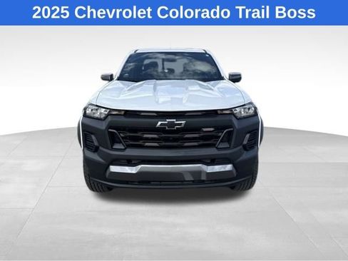 Used 2025 Chevrolet Colorado Trail Boss AWD/4WD image 2
