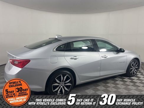 Used 2018 Chevrolet Malibu LT FWD image 3