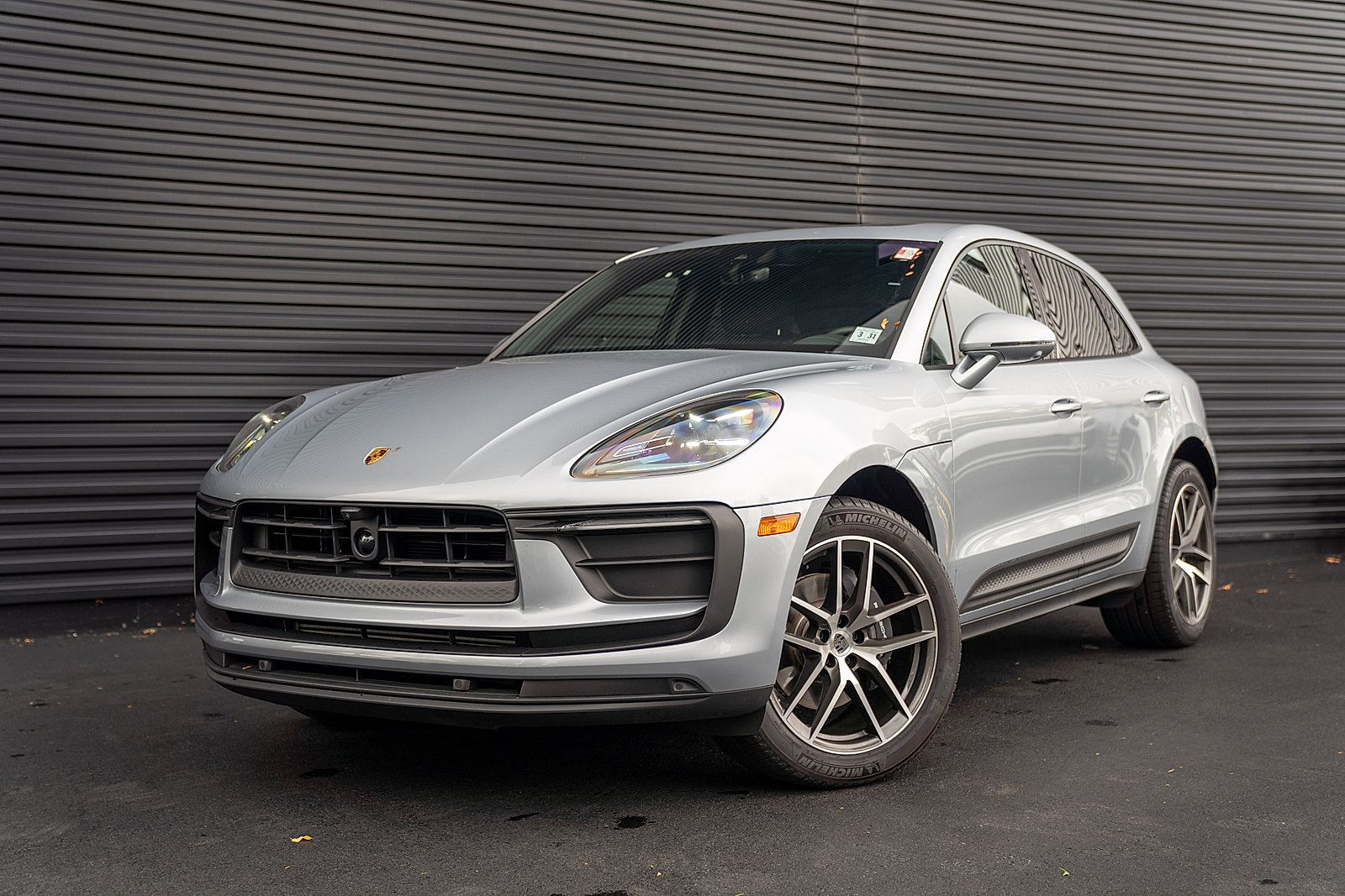 Used 2026 Porsche Macan AWD/4WD image 1