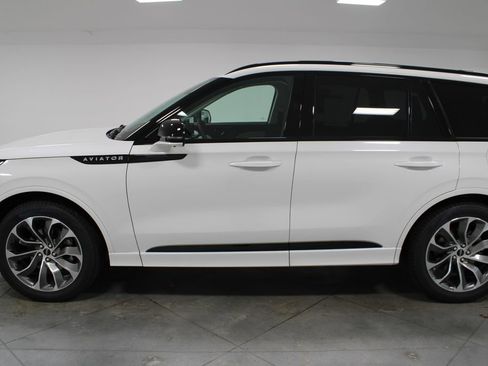 New 2026 Lincoln Aviator 2WD w/ Jet Appearance Package image 5