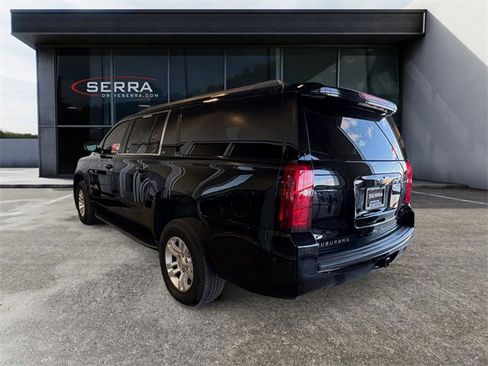 Used 2019 Chevrolet Suburban LT image 2