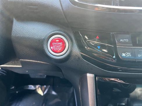 Used 2017 Honda Accord EX image 12