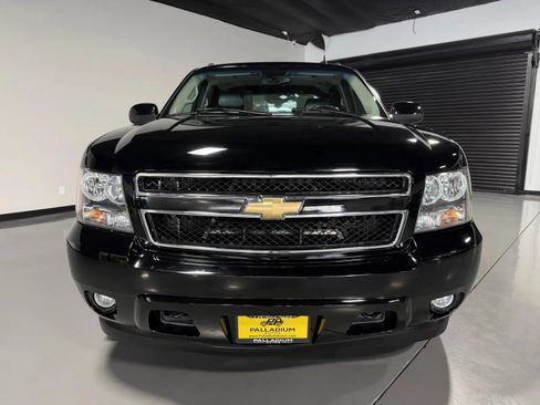 Used 2007 Chevrolet Avalanche LTZ w/ LTZ Preferred Equipment Group AWD/4WD image 2