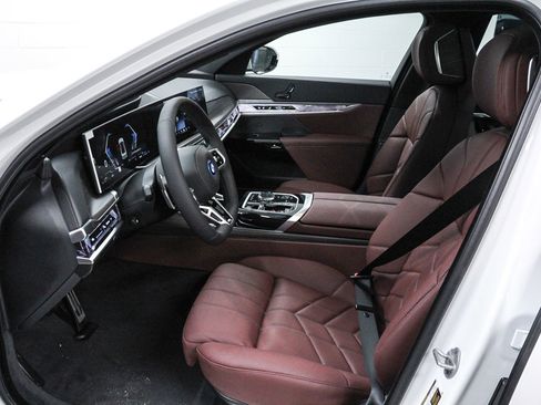 New 2026 BMW 750e xDrive w/ Executive Package image 19